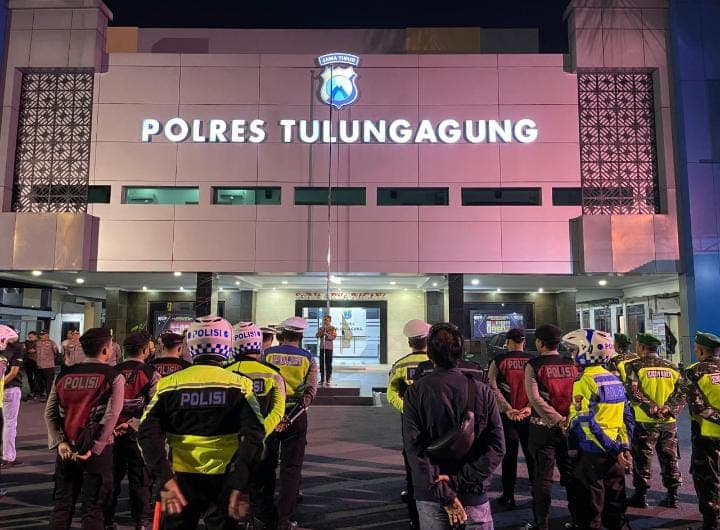 Jelang Pelantikan Presiden Terpilih, Polri dan TNI di Tulungagung Patroli Skala Besar