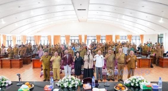 Bupati Buka Acara Forum Konsultasi Publik Rancangan Awal RKPD Kabupaten Karo Tahun 2026