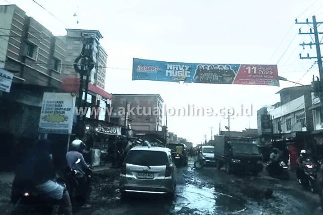 ‘Kubangan Purba’ Ditemukan di Tembung, Jalanan Pun Payah