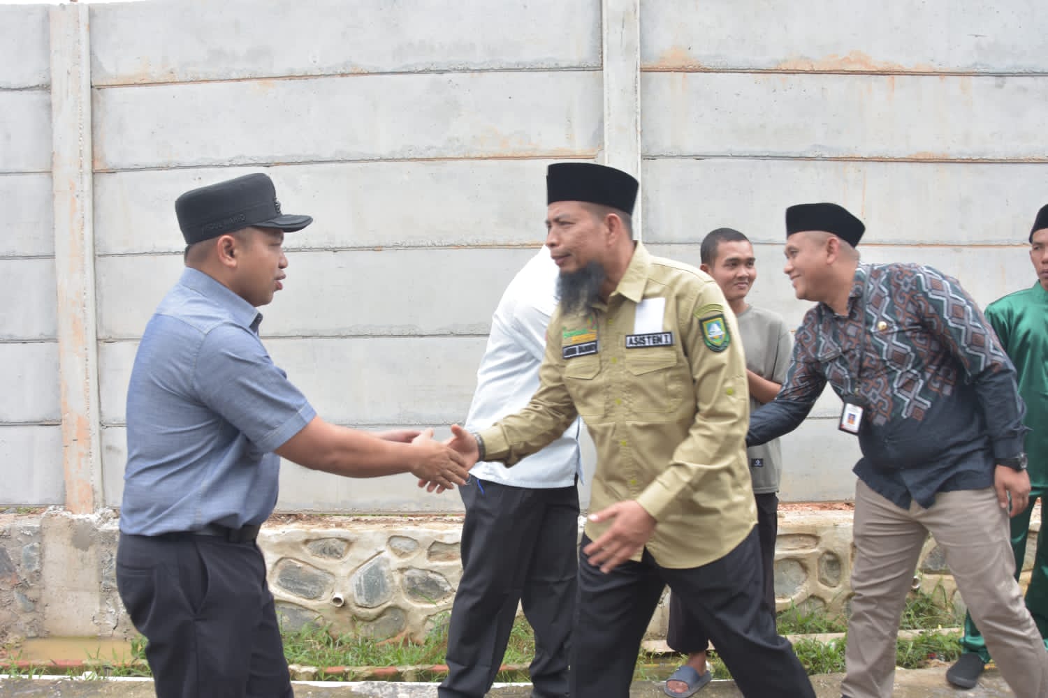 Bupati Kasmarni Sambut Kunker Gubri Abdul Wahid di Kawasan Industri Desa Buruk Bakul.
