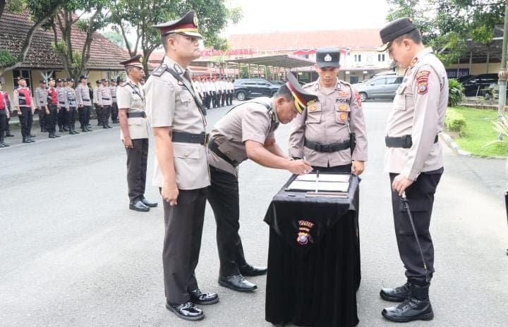 Kapolres Serahterimakan Jabatan Pejabat Utama Polres Binjai