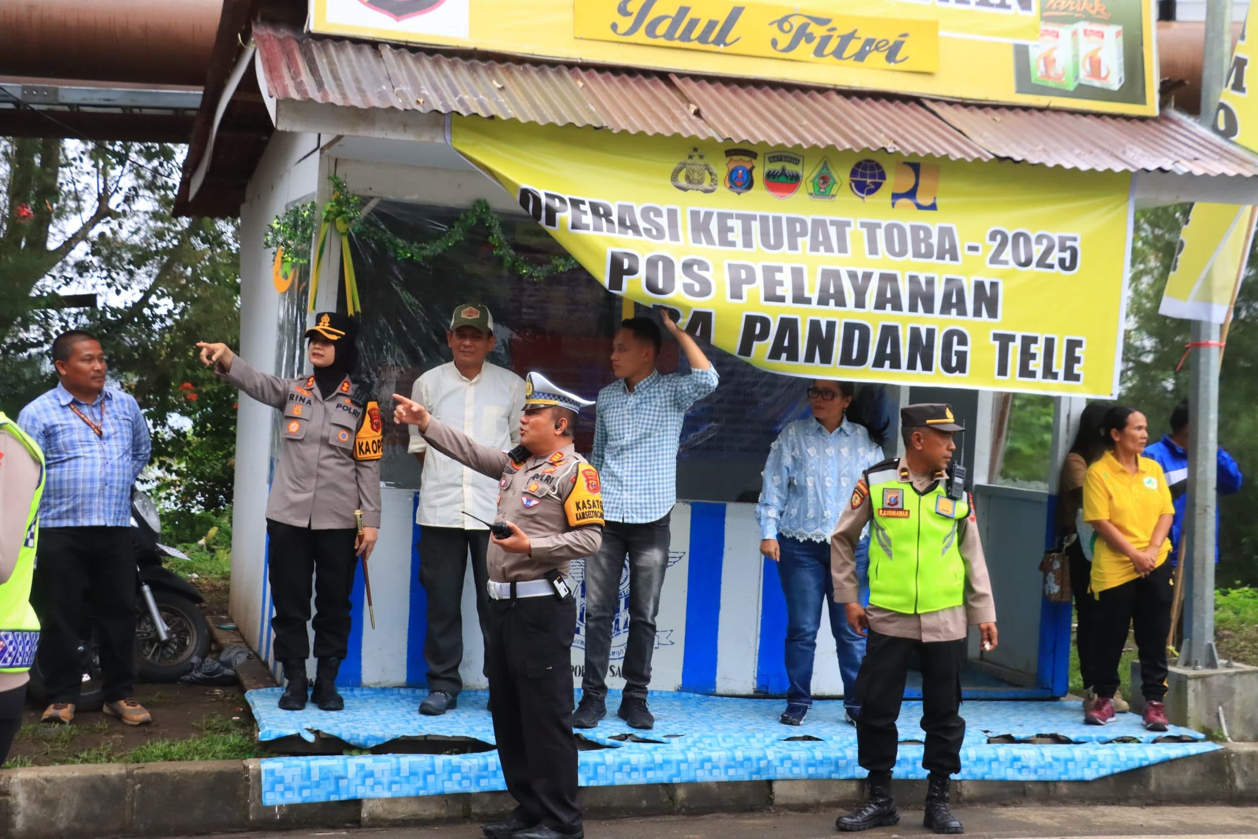 Cek Kesiapan Petugas Posyan Idul Fitri 2025, Wabup Samosir Bagikan Bingkisan