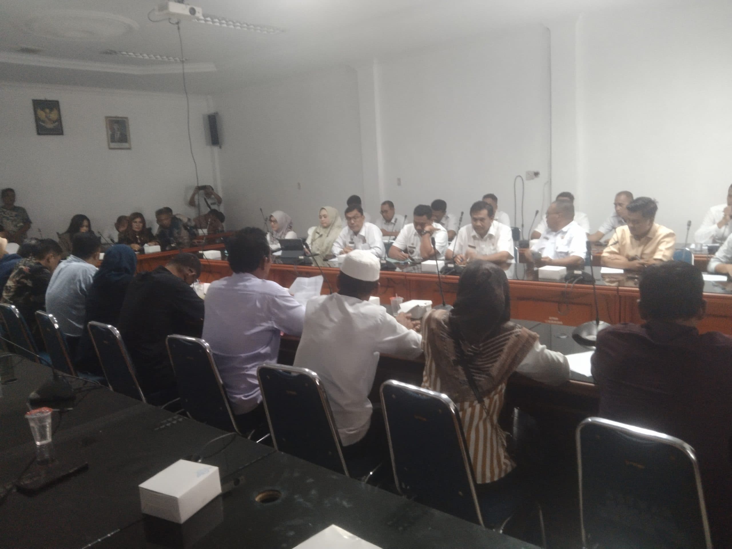 Gawat oknum Mafia Tanah Ternyata Dibalik Pemecatan. oknum kades Paluh Kurau, DPRD DS Gelar RDP