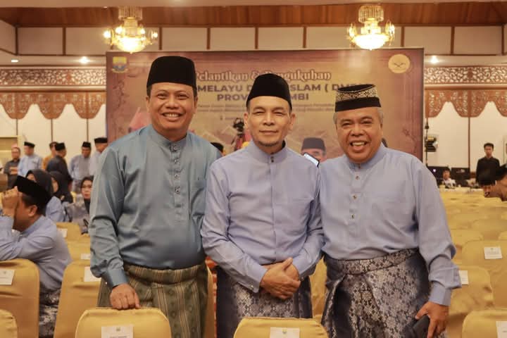 Wakil Bupati Tanjung Jabung Barat Hadiri Pelantikan Pengurus DMDI