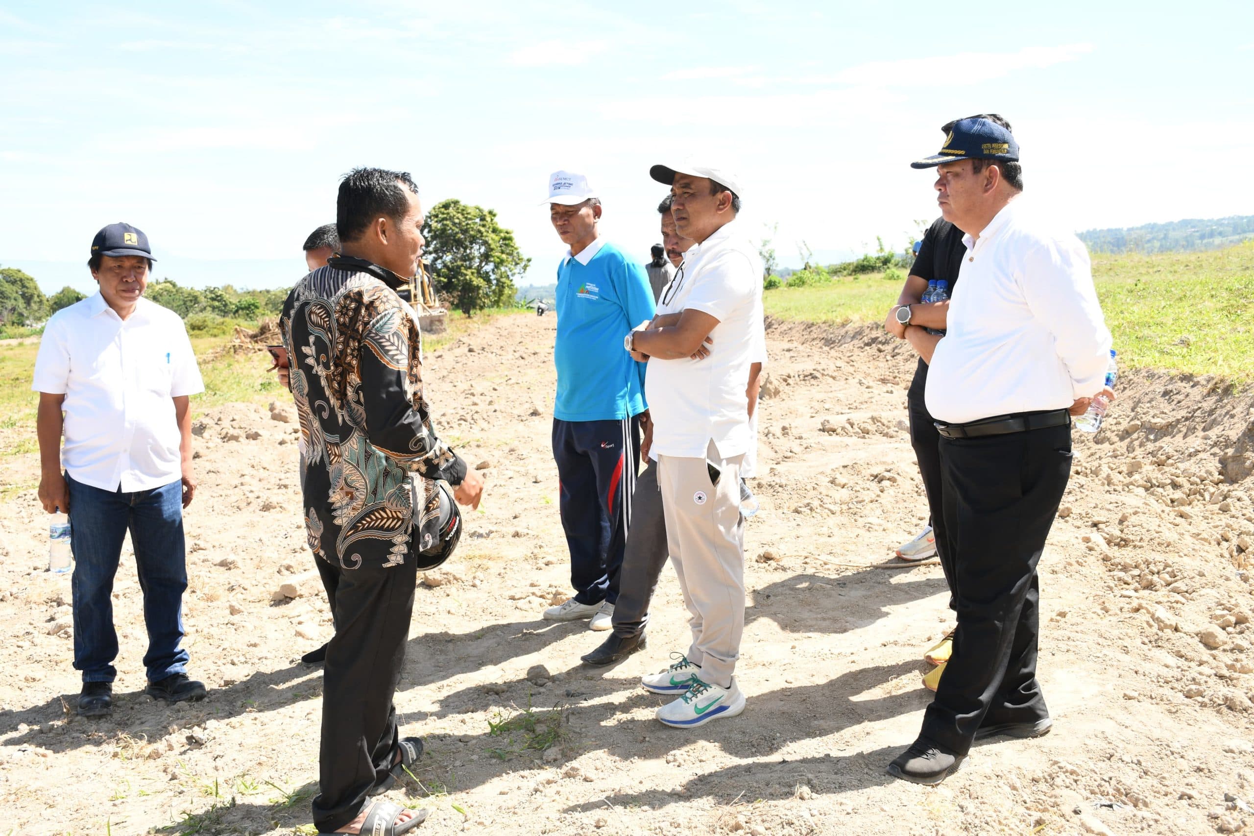Mulai Dikerjakan,Wabup Monitoring Langsung Pembukaan Jalan Pangururan By Pass