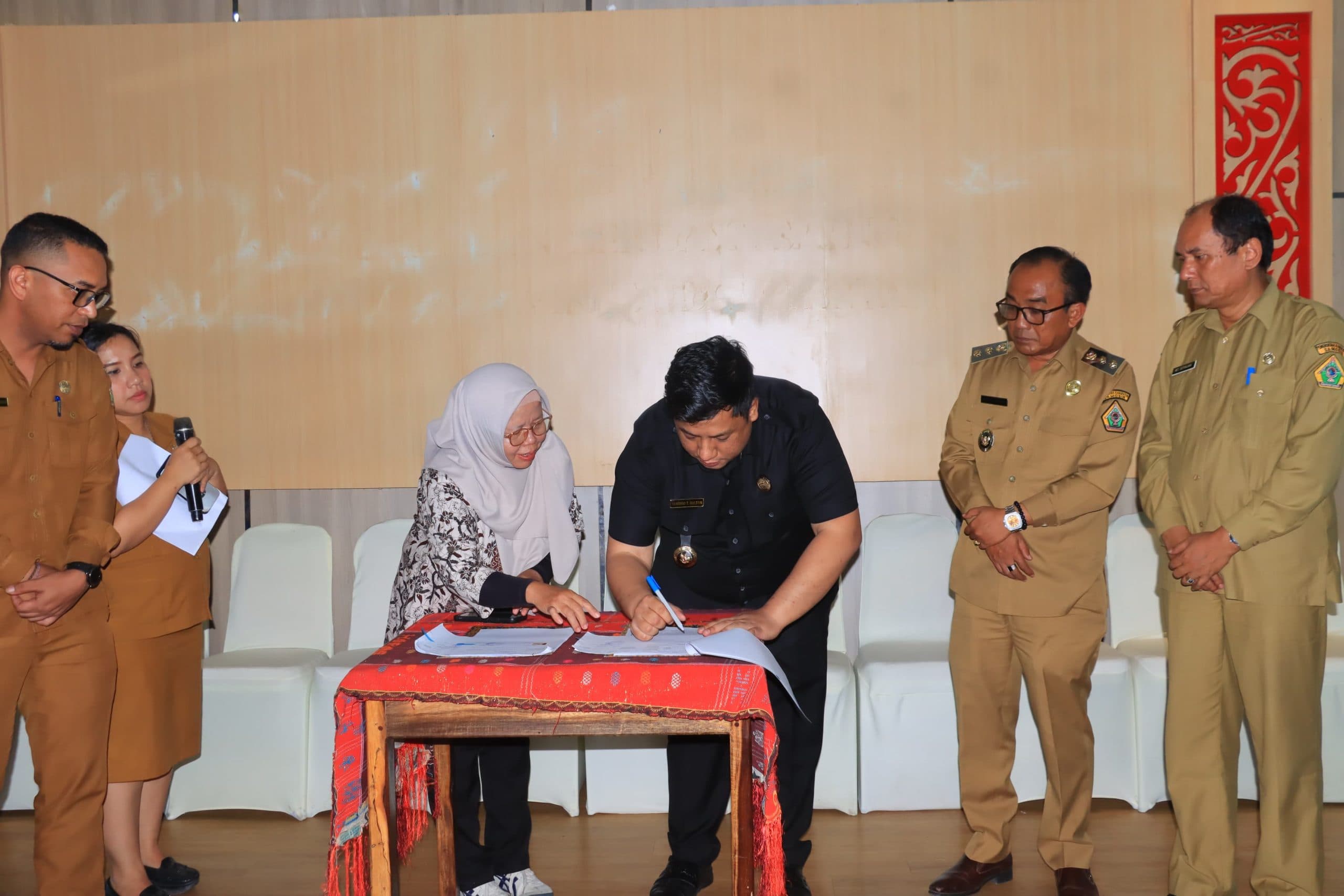 Bupati Samosir Terima Himbah Barang Milik Negara Rusun RSUD Hadrianus Sinaga dari Kementrian PUPR