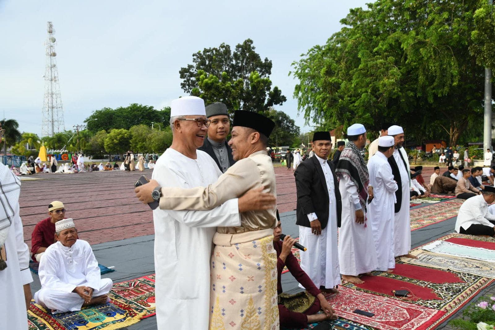 Sholat Idul Adha, Wabup Ajak Umat Muslim Rawat Kebersamaan dalam Membangun Negeri