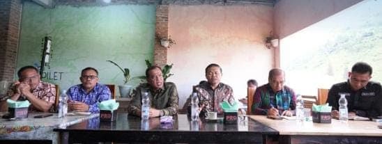 Bupati Karo Pimpin Rapat Bahas Aset dan Pengembangan Pariwisata di Daerah Wisata Sipiso-Piso