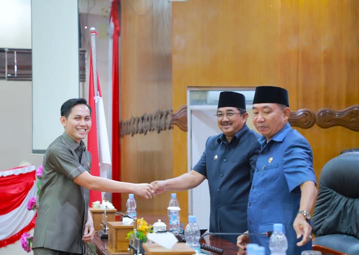 Bupati Tanjabbar Hadiri Rapat Paripurna DPRD Bahas Pertanggung jawaban APBD 2024 dan RPJMD 2025-2029
