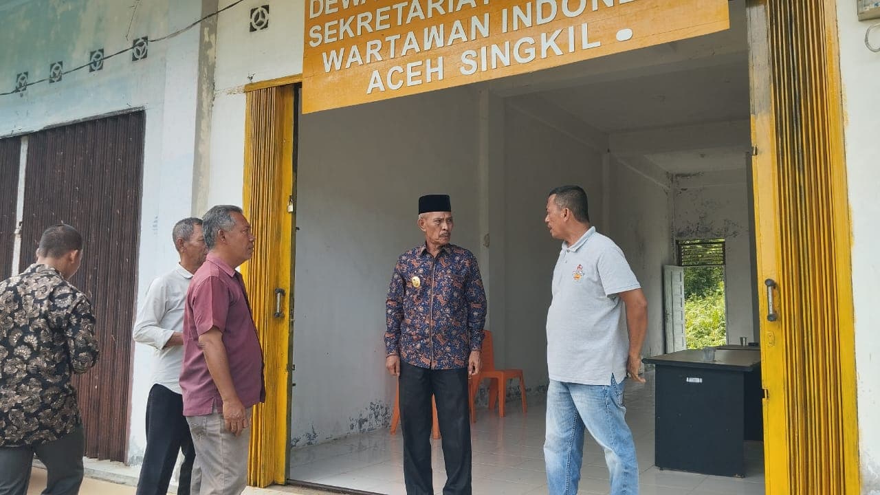 Wakil Bupati Aceh Singkil Sambangi Kantor SWI, Janji Akan Kembali untuk Ngopi Bareng