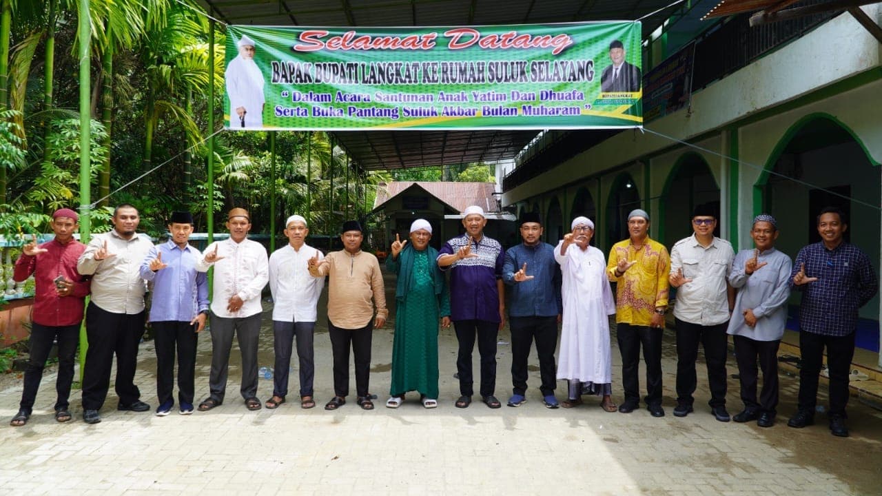 Syah Afandin Santuni 500 Anak Yatim di Pantang Suluk Akbar Muharram