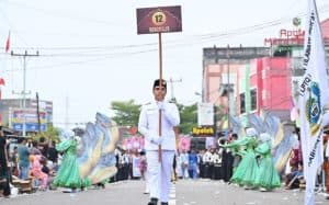Kafilah Kabupaten Bengkalis mengikuti Pawai Ta’aruf MTQ ke-43 Tingkat Provinsi Riau di Bengkalis, Sabtu (28/6/25).
