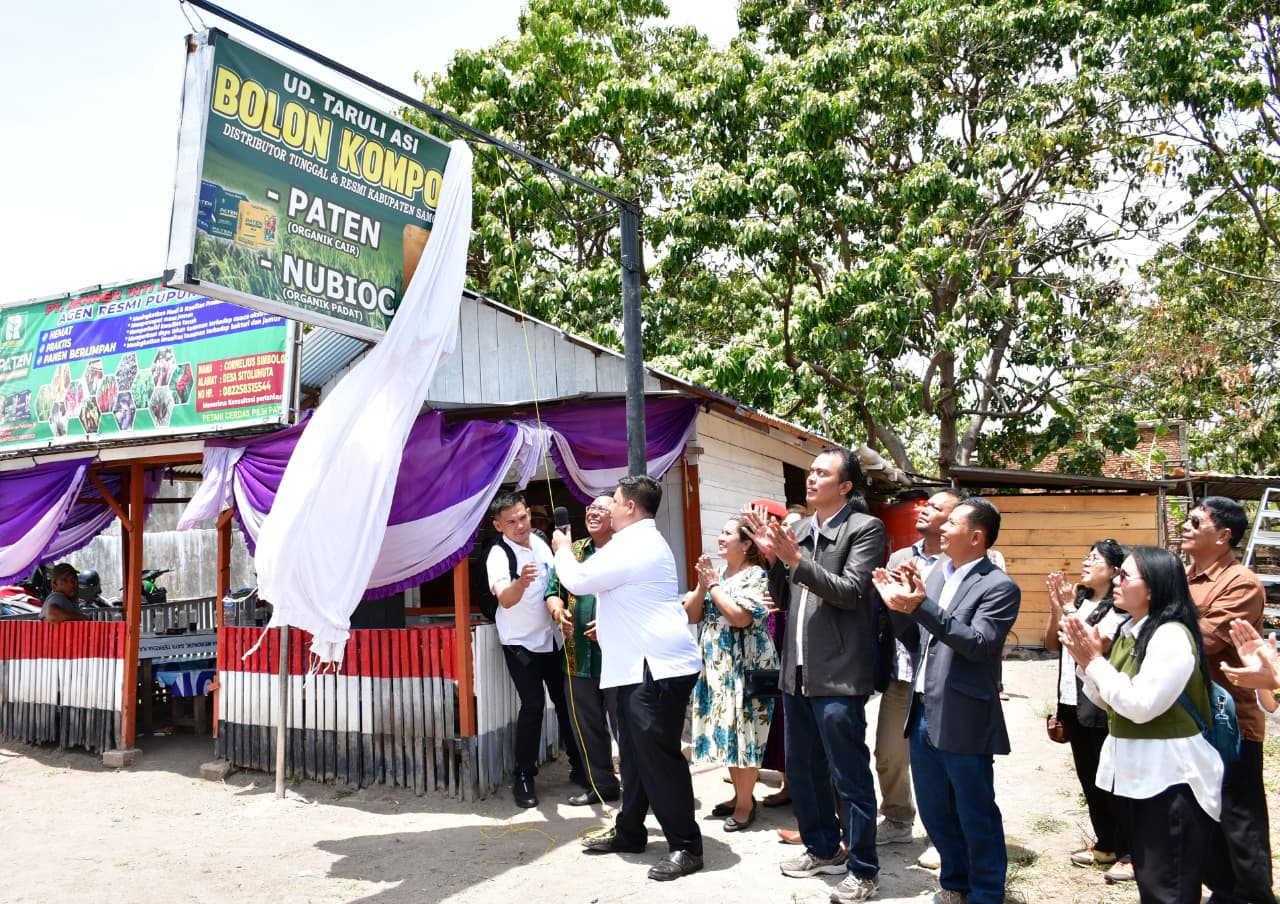 Bupati Samosir Resmikan Gudang Bolon Kompos, Distributor Pupuk Paten