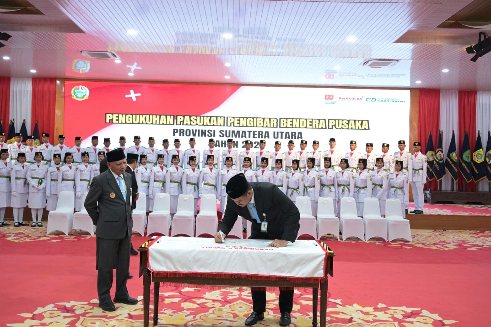 Bobby Nasution Kukuhkan Paskibraka Sumut 2025