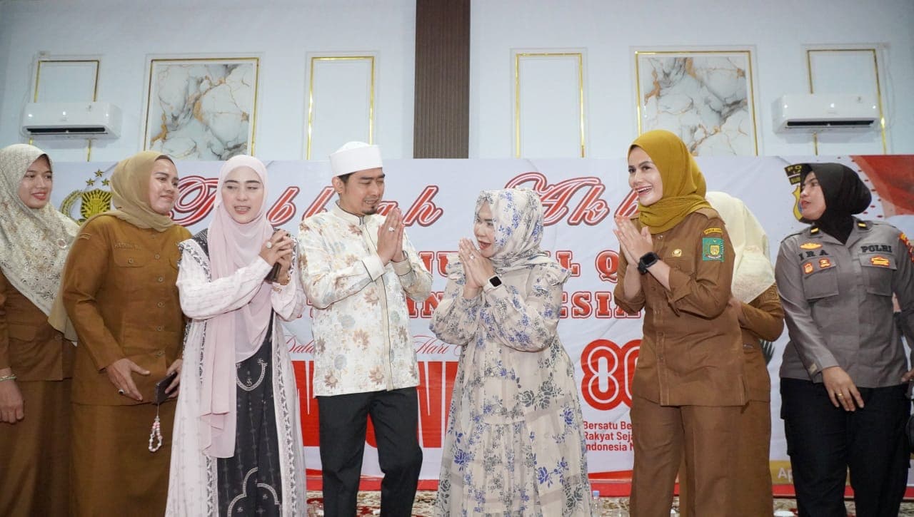 Wakil Bupati Langkat Tiorita Br Surbakti, Dukung Safari Dakwah Ustaz Solmed Bersama Polres Langkat