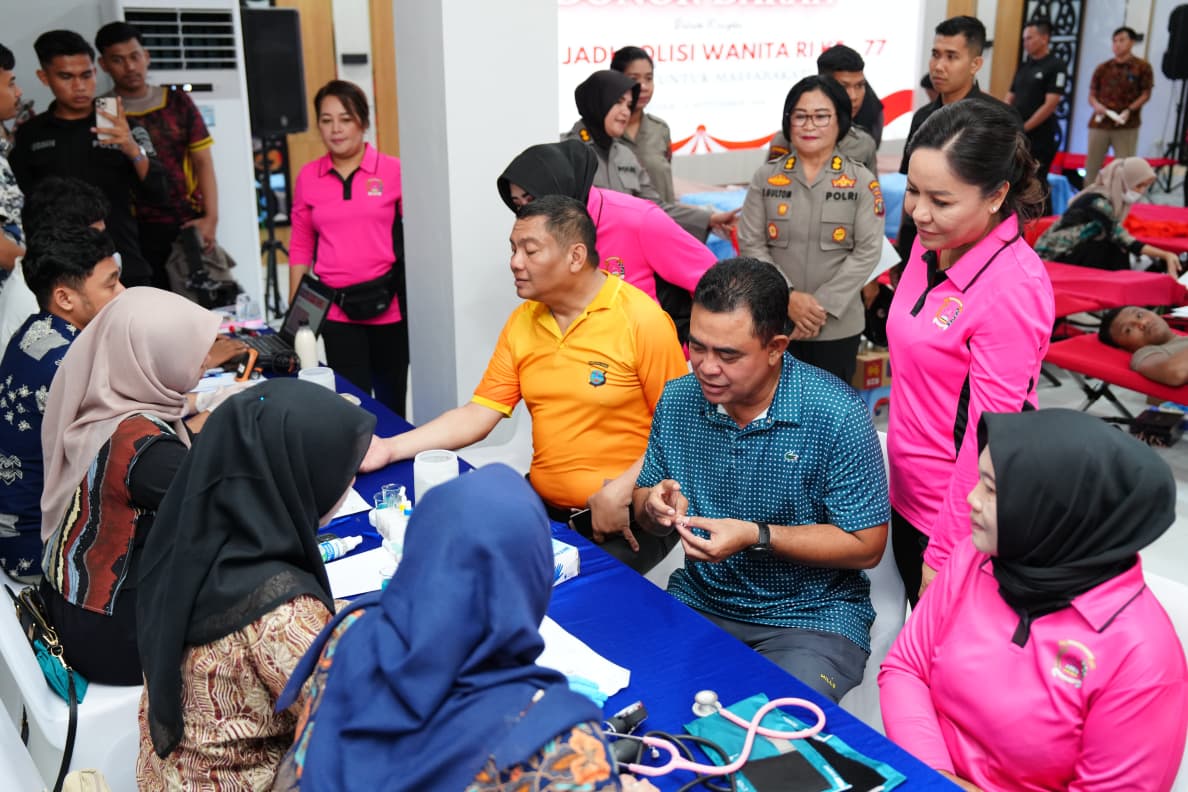HUT ke-77, Polwan Polda Sumut Bersama Bhayangkari Tebar Kepedulian Lewat Donor Darah