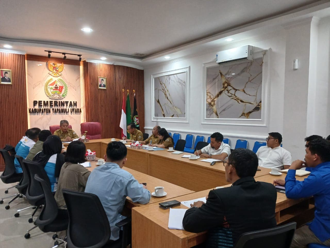 Pemkab Taput Kolaborasi dengan LPK dan Perseroda untuk Percepatan KUR Pekerja Migran