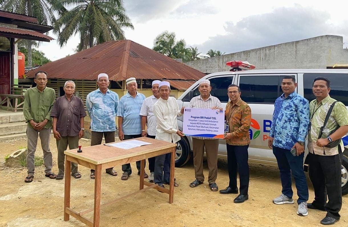 BRI Cabang Sibuhuan Serahkan Bantuan TJSL 1 Unit Ambulance untuk MDTA Ictihadul Ummah
