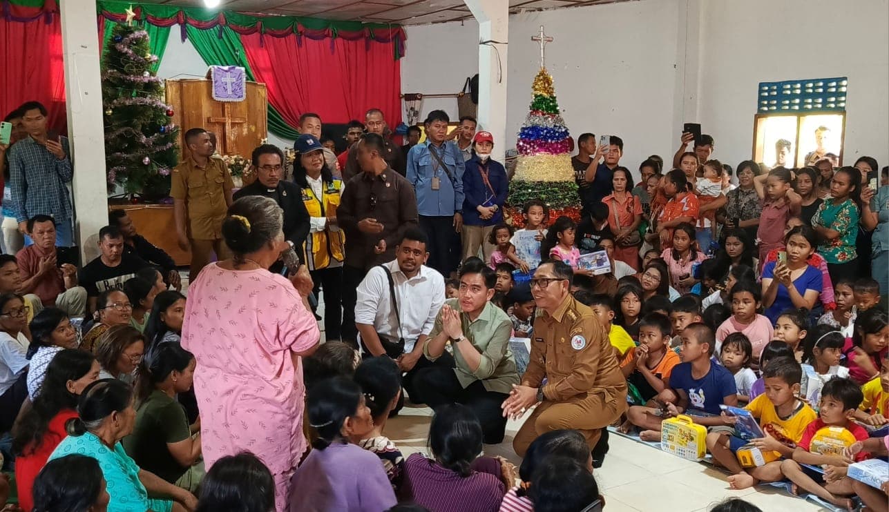 Wapres dan Gubsu Berdialog dengan Pengungsi di HKBP Sibalanga Taput, Pastikan Ketersediaan Logistik