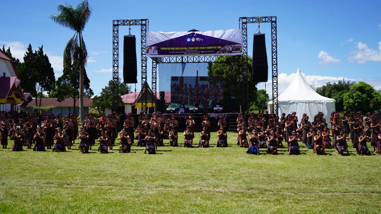 Puncak Perayaan HGN ke-80 di Toba Meriah, Pentas Seni Tampilkan Kreativitas Siswa dan Guru