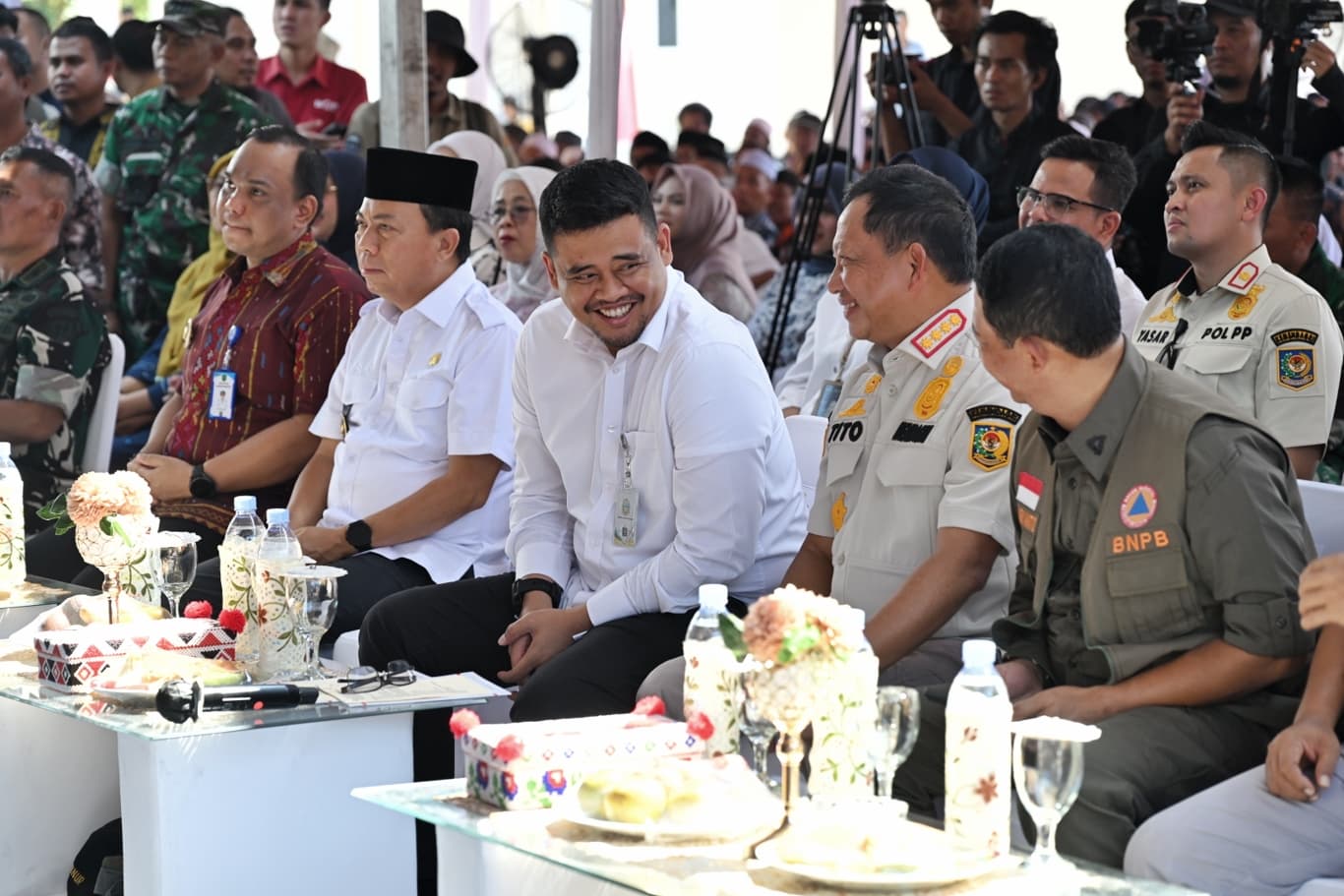 Gubsu Dampingi Mendagri Resmikan Huntara dan Penyerahan Bantuan DTH di Tapsel