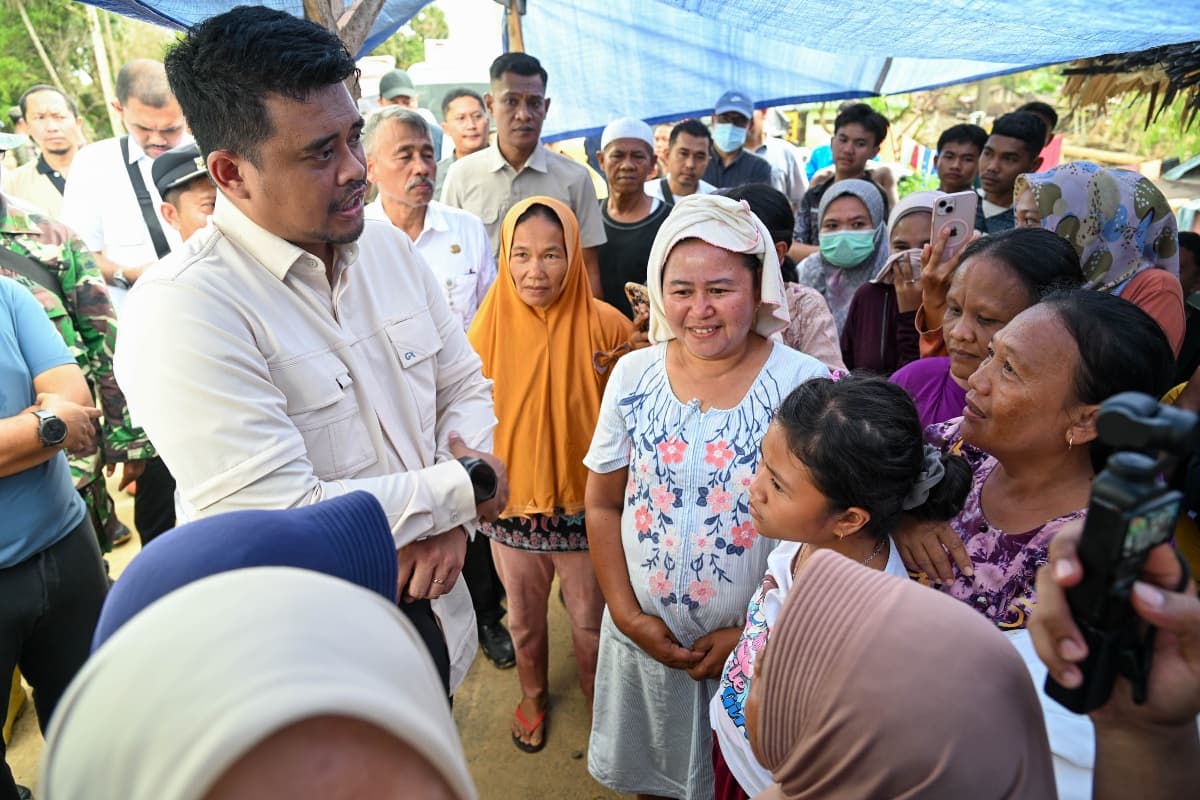 Gubsu Temui Langsung Warga Korban Banjir di Tapteng