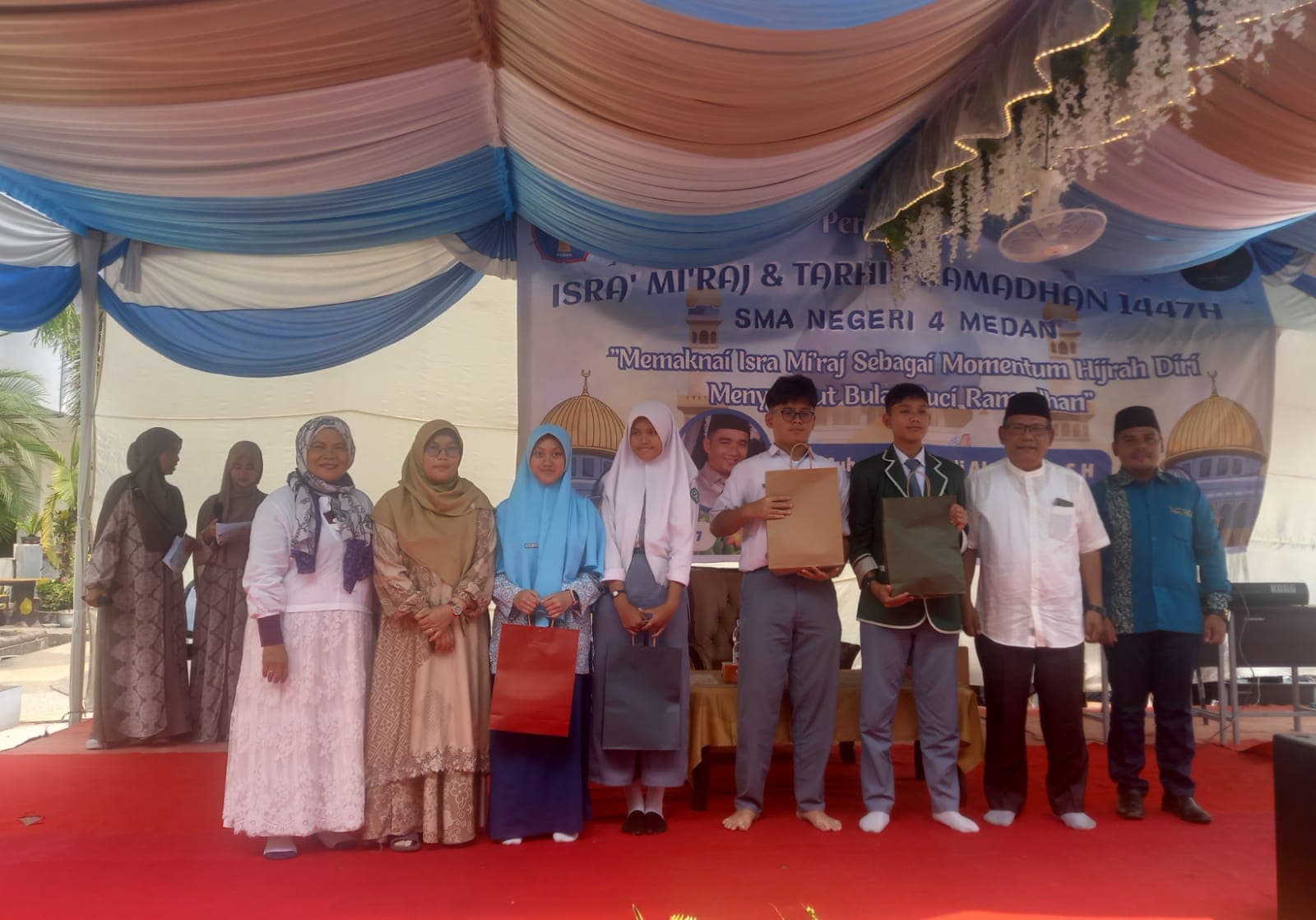 Kepsek SMAN 4 Medan Programkan Sholat Zhuhur Berjamaah
