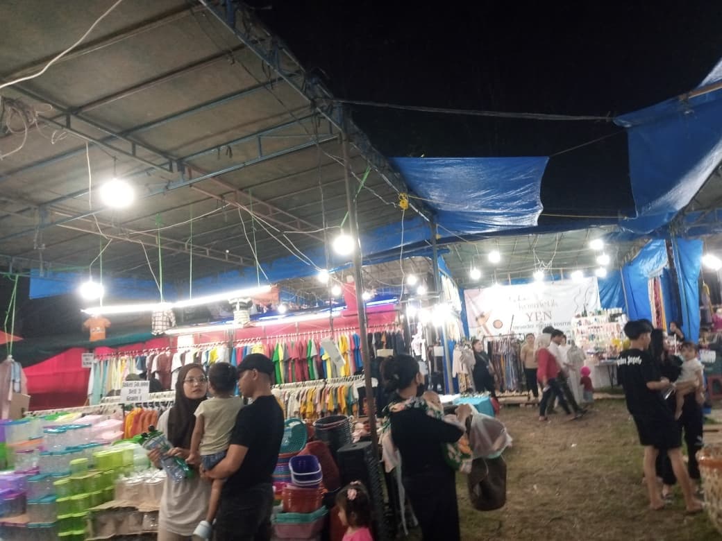 Pasar Komersil Kelurahan Tanara Medan Marelan Diduga Tak Berizin, Jual Ratusan Stand Seharga Rp 3-5 Jutaan, Pengelola Raup Ratusan Juta dan Abaikan Larangan Pemerintah