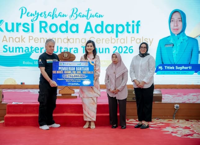 Kahiyang Ayu Serahkan 135 Kursi Roda Adaptif, bagi Anak Penyandang Cerebral Palsy di Sumut