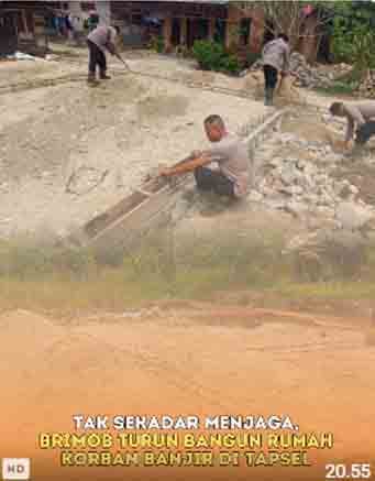 Tak Sekadar Menjaga, Brimob Turun Bangun Rumah Korban Banjir di Tapsel