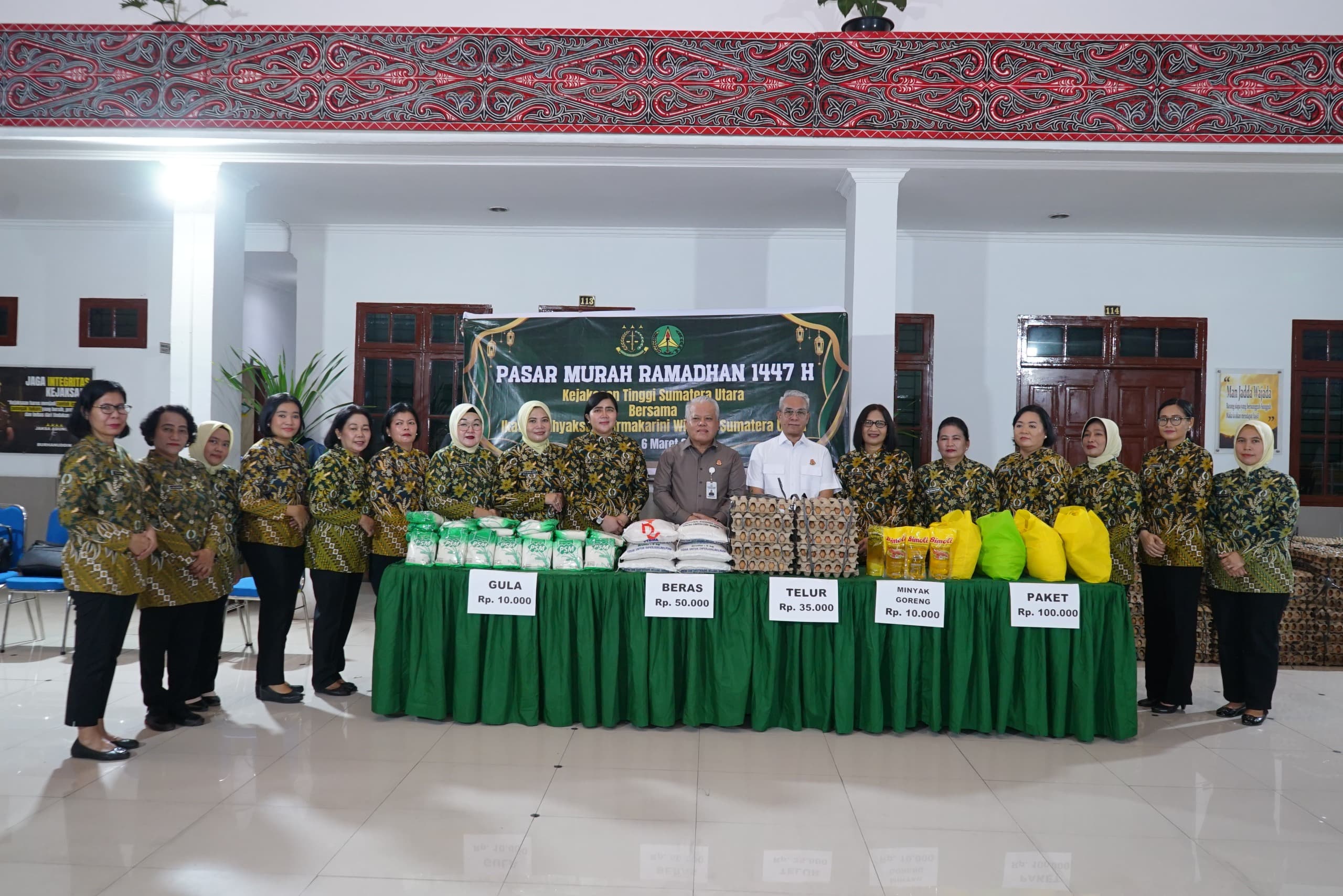 Bantu Pemenuhan Bahan Pangan Dan Upaya Stabilisasi Harga, Kejati Sumut Bersama IAD Gelar Pasar Murah