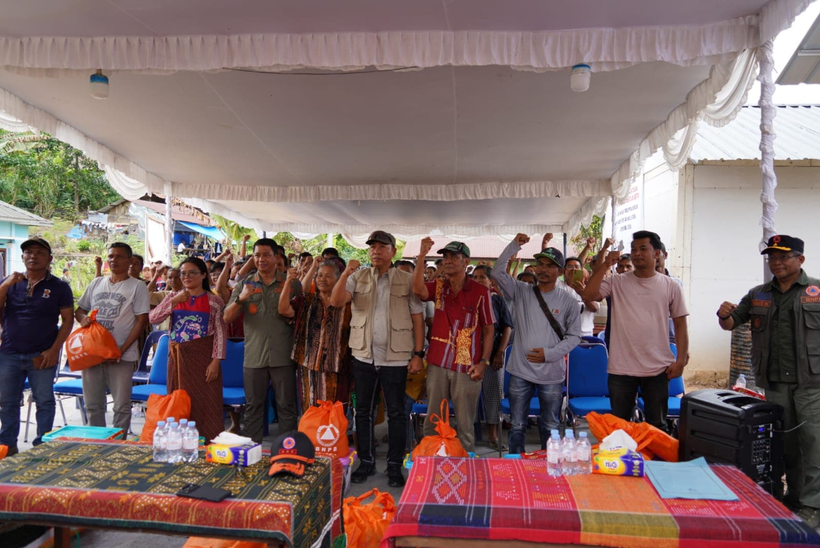 Kepala BNPB Tinjau Huntara dan Serahkan Bantuan bagi Warga Terdampak Bencana di Tapanuli Utara