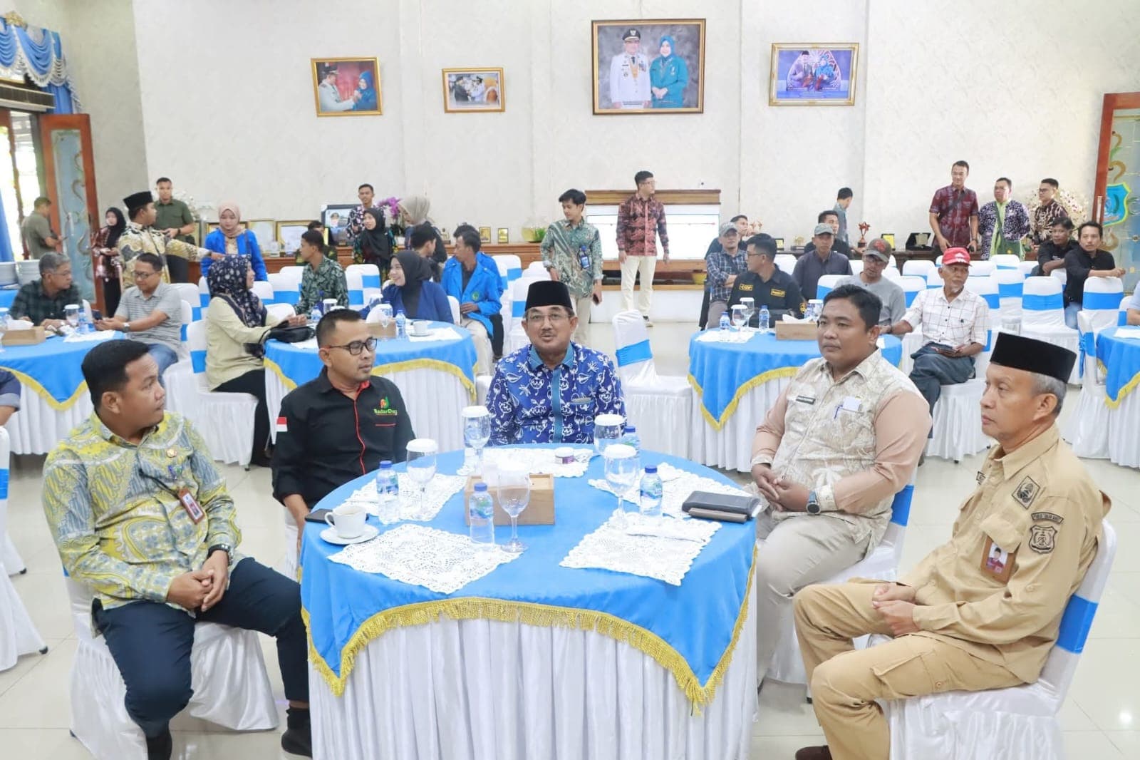Pererat Sinergi dengan Insan Pers, Bupati Tanjab Barat Gelar Coffee Morning