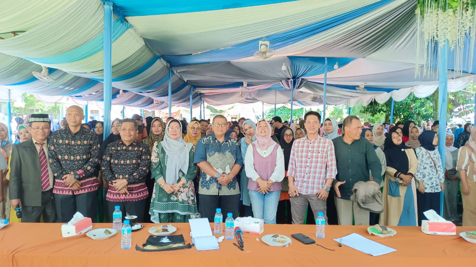 Seminar Parenting SMAN 13 Medan Berjalan Sukses dan Aman