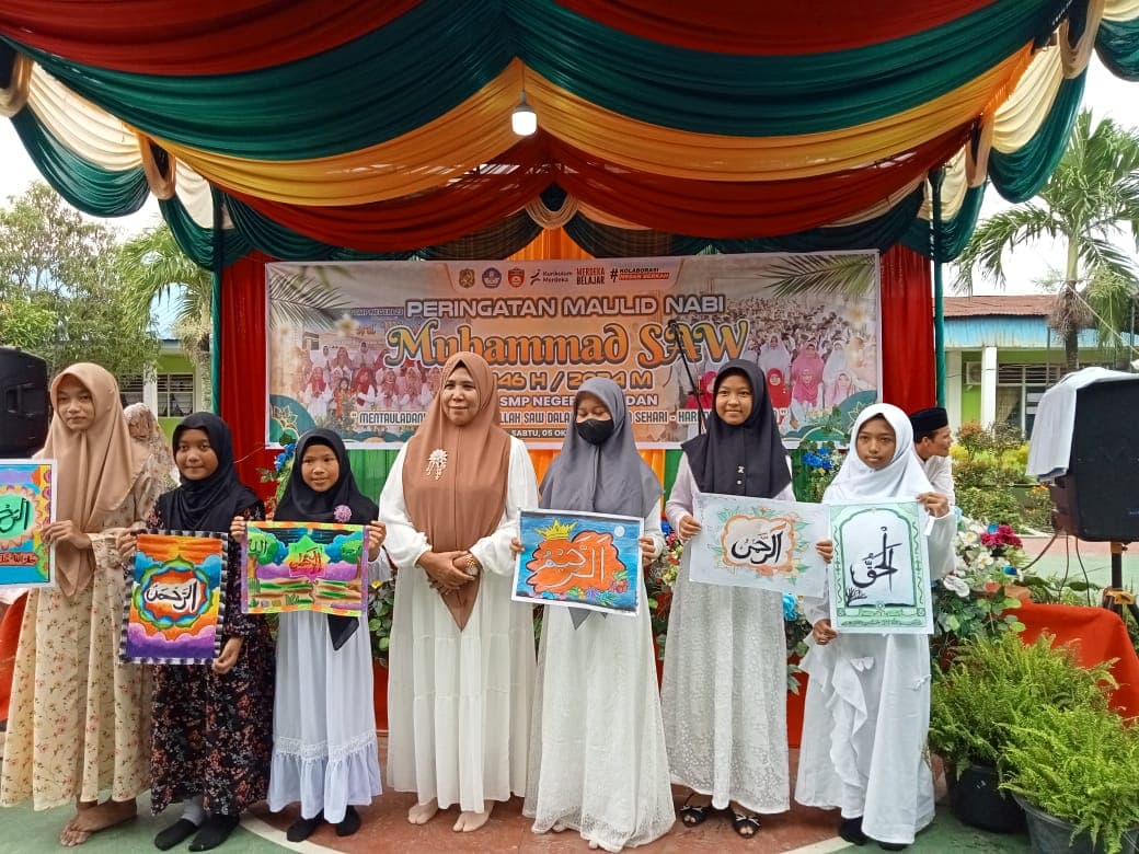 SMPN 23 Medan Peringati Maulid Nabi Muhammad