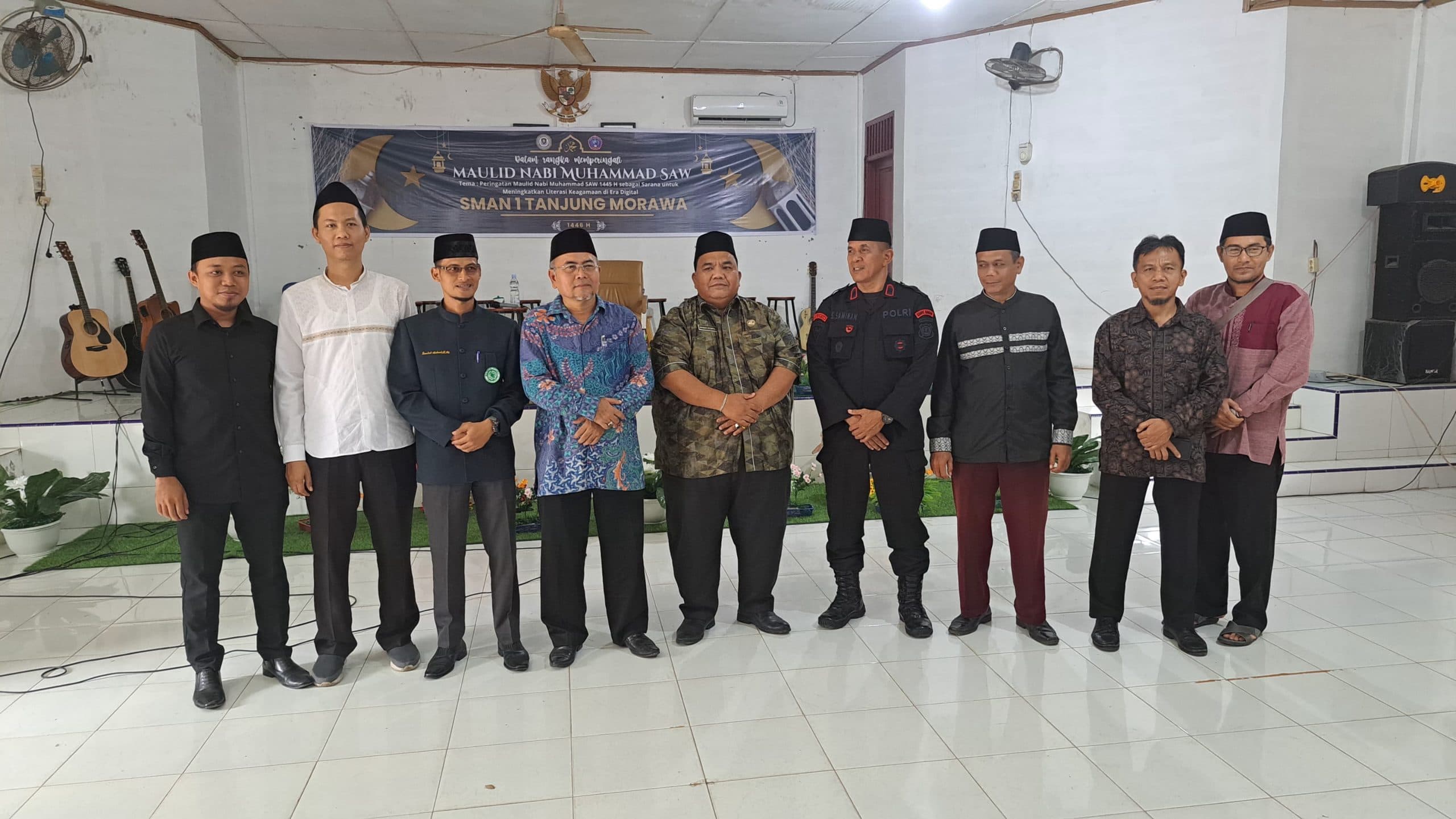 Kepsek SMAN 1 Tanjung Morawa Harapkan Peringatan Maulid Jadi Bekal Kehidupan