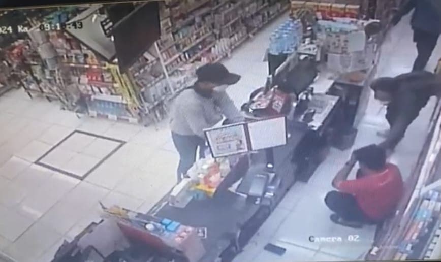 Lukai Karyawan Alfamart, Kawanan Begal Kuras Brangkas Belasan Juta Rupiah dan Rokok