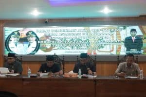 Bupati Anwar Sadat Pimpin Rakor Pembinaan Awal OPD Tahun 2025 dan Evaluasi Capaian Kinerja OPD Kabupaten Tanjung Jabung Barat Tahun 2024