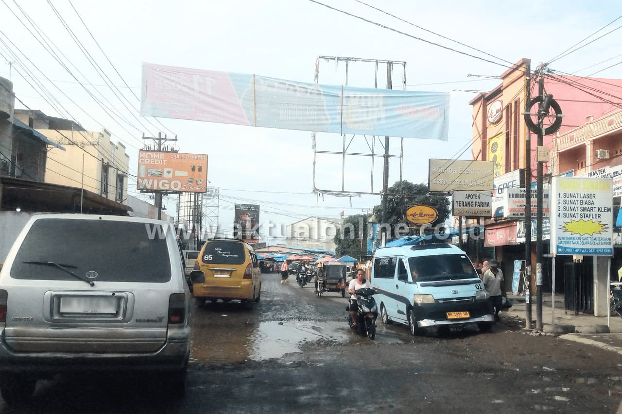 Hore Ada Kolam Rendam Ban Kendaraan Gratis di Pasar Gambir Tembung