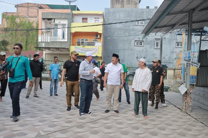 Sambut Bulan Ramadhan 1446 H Bupati Anwar Sadat Pimpin Gotongroyong Masjid