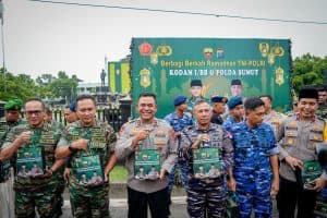 Berbagi Berkah Ramadhan, TNI-Polri Pererat Sinergi dengan Masyarakat Kota Medan