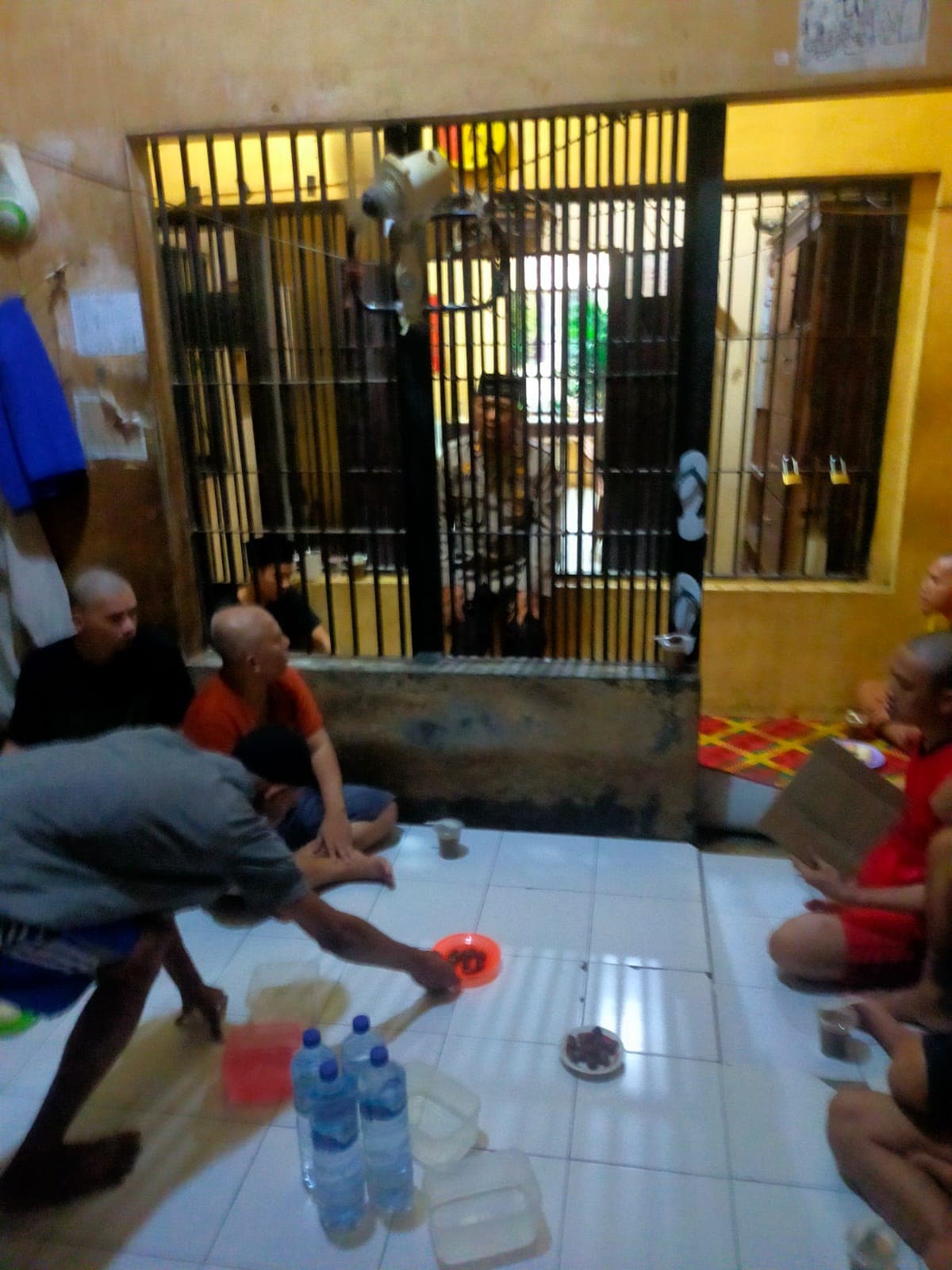 Polresta Deli Serdang Buka Bersama Dengan Para Tahanan