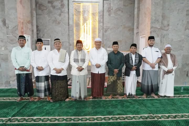 Bupati dan Forkopimda Salat Idul Adha di Masjid Al-Anwar, Wujudkan Ukhuwah dan Kepedulian