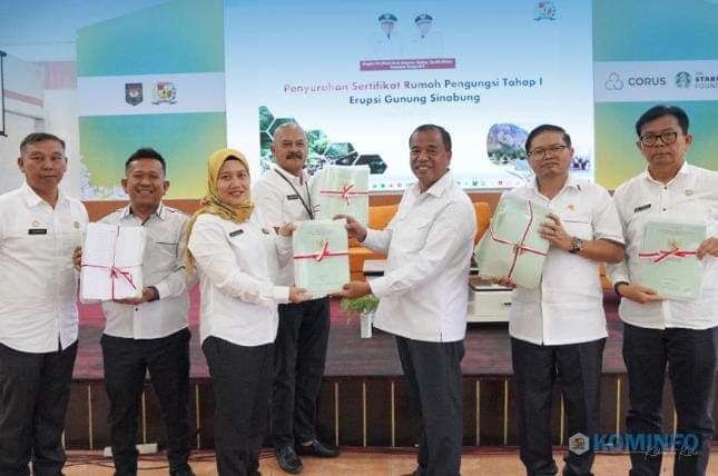 Musrenbang RPJMD 2025–2029, Bupati Karo Serahkan SHM untuk Warga Relokasi dan Penghargaan Inovasi Pemerintah Daerah