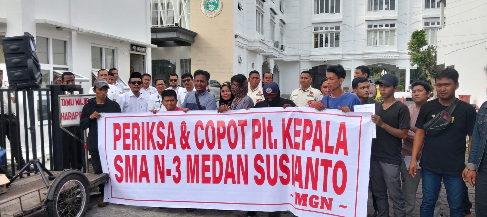 ‎GMN: Copot Plt. Kepsek SMAN 3 Medan Susianto