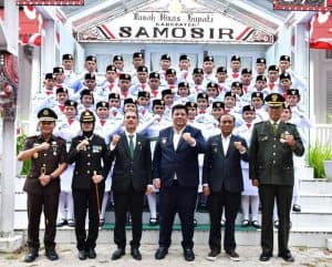 Bupati Samosir Kukuhkan Paskibraka Kabupaten Samosir Tahun 2025