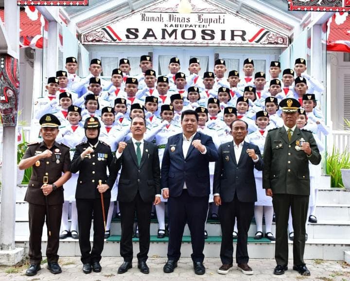 Bupati Samosir Kukuhkan Paskibraka Kabupaten Samosir Tahun 2025