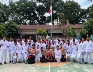 SMPN 28 Medan Upacara HUT RI ke-80 di Lapangan Sekolah