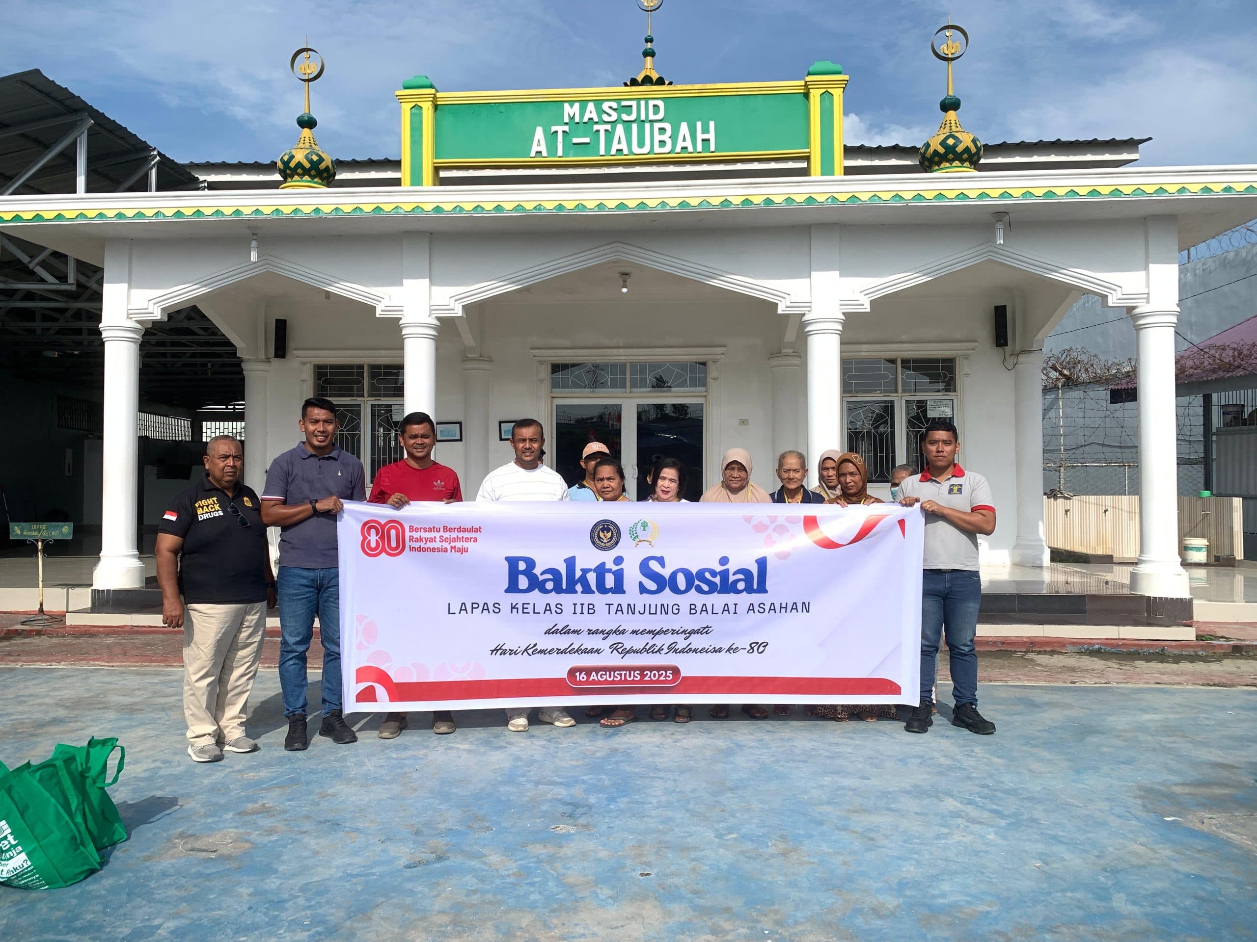 Semarak Kemerdekaan RI ke-80, Lapas Kelas IIB TBA Laksanakan Bakti Sosial