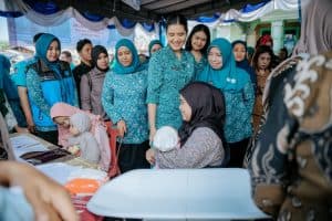 Kejar Ketercapaian ZeroDose di Sumut, Ketua PKK Sumut Kunjungi Dua Posyandu di Langkat